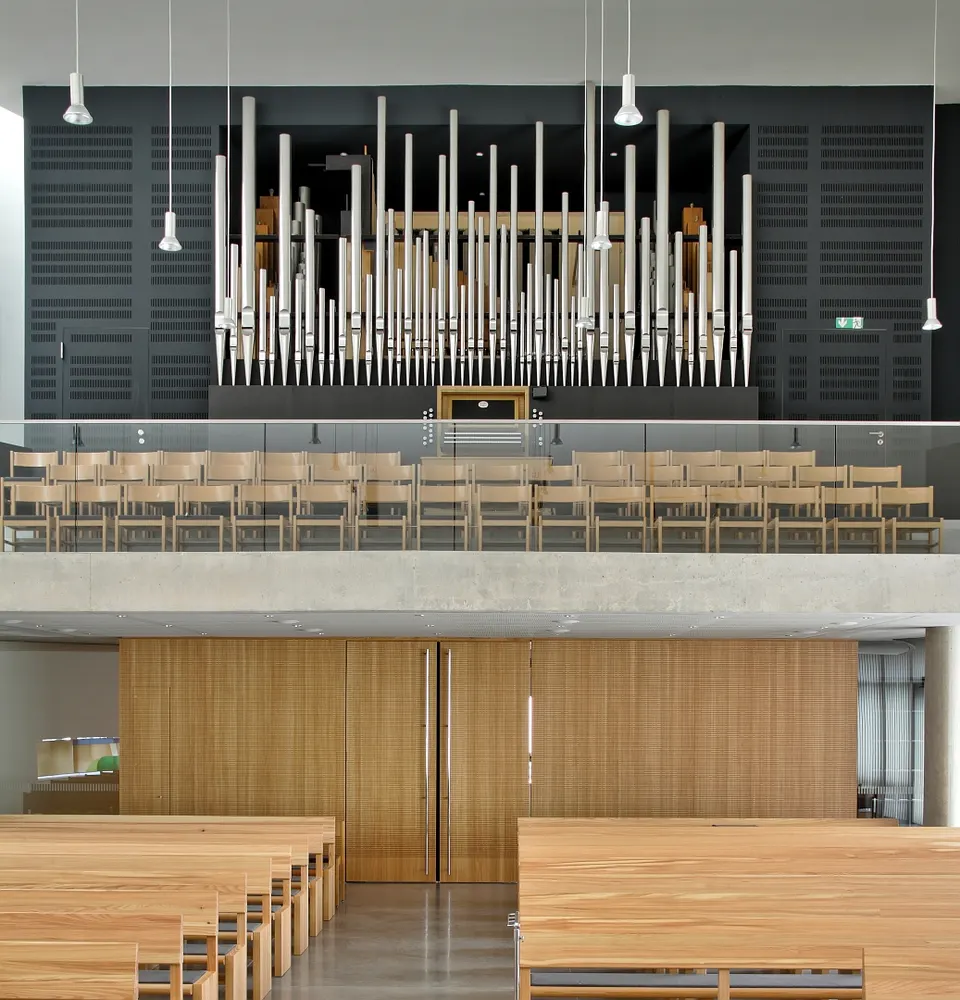Stuttgart - Bad Cannstatt, Neuapost. Kirche (1/5)