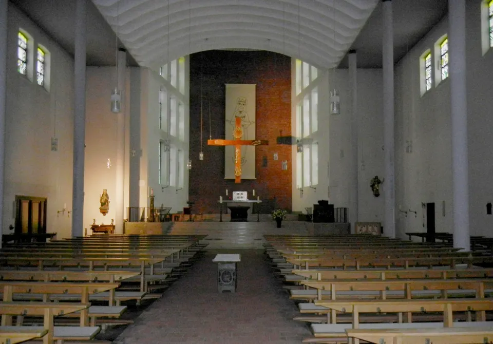 Düsseldorf-Lörick, St. Maria Hilfe der Christen (2/3)