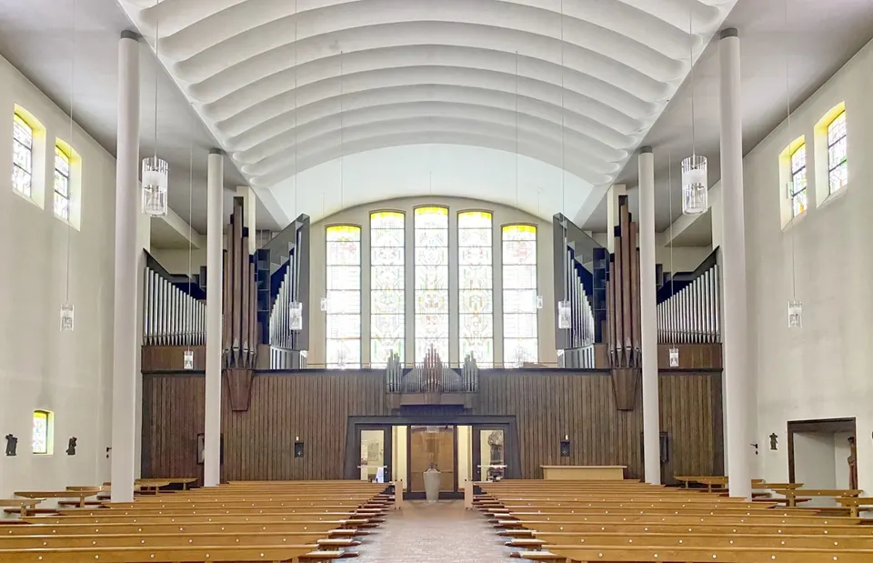 Düsseldorf-Lörick, St. Maria Hilfe der Christen (1/3)