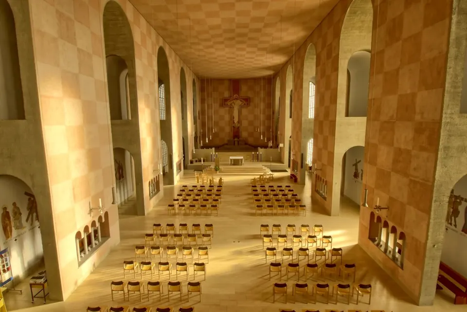 Frankfurt am Main, Heilig-Kreuz-Kirche (3/4)