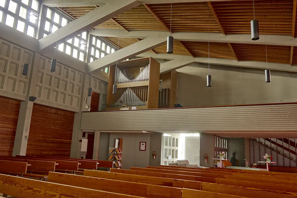 Ansicht der Orgel im Kirchenraum