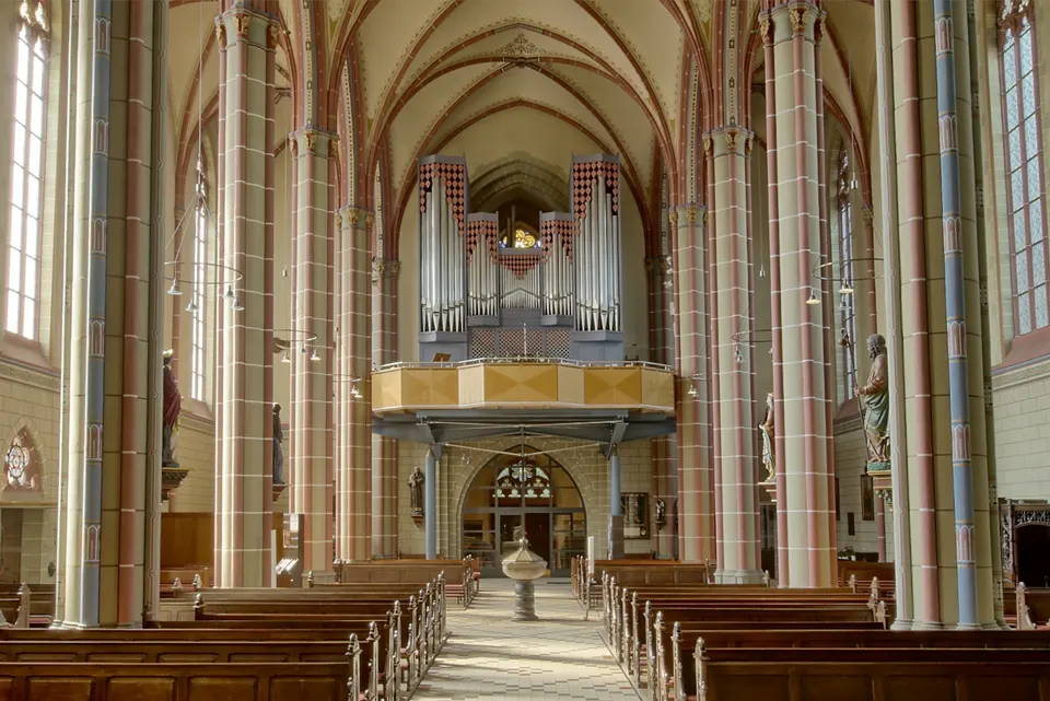 Jüchen, Pfarrkirche St. Jakobus d. Ä. (1/5)