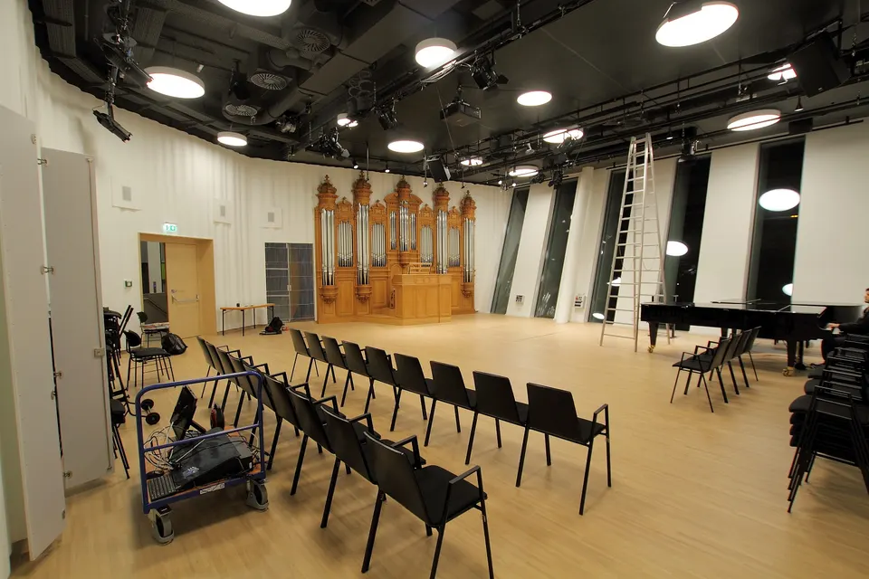Linz, Anton Bruckner Universität (1/7)