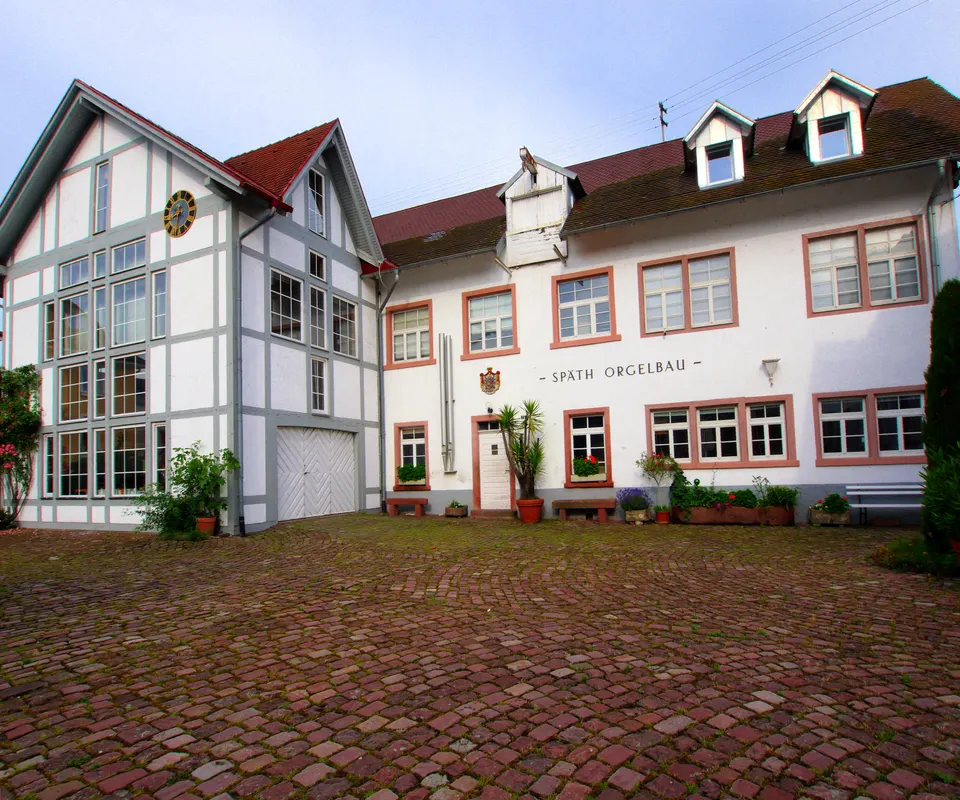 Alte Zigarrenfabrik mit Montagesaal-Anbau